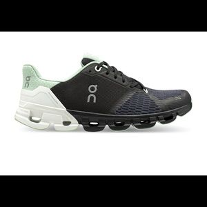 Women’s On Cloudflyer